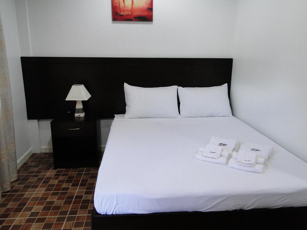 Susan'S Place Bed And Breakfast Puerto Princesa Room photo