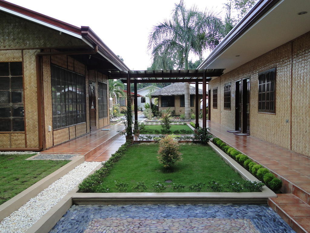 Susan'S Place Bed And Breakfast Puerto Princesa Exterior photo