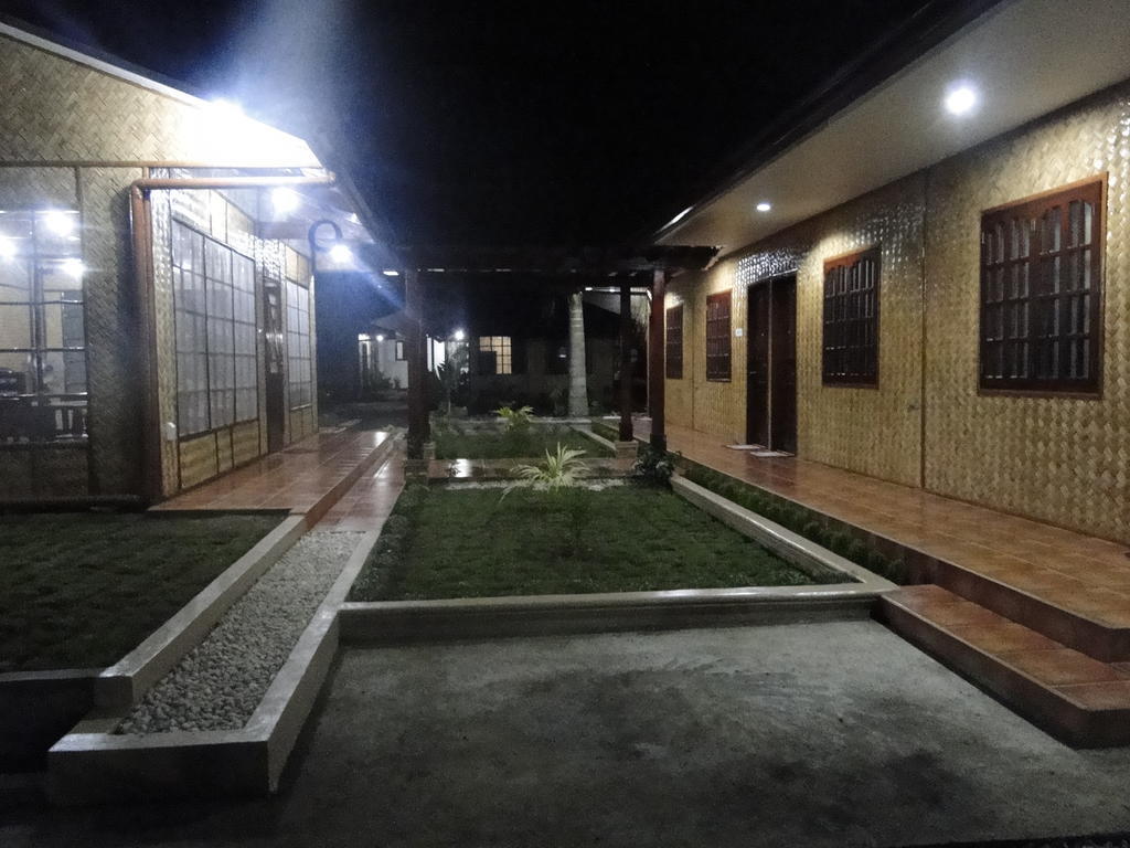 Susan'S Place Bed And Breakfast Puerto Princesa Exterior photo